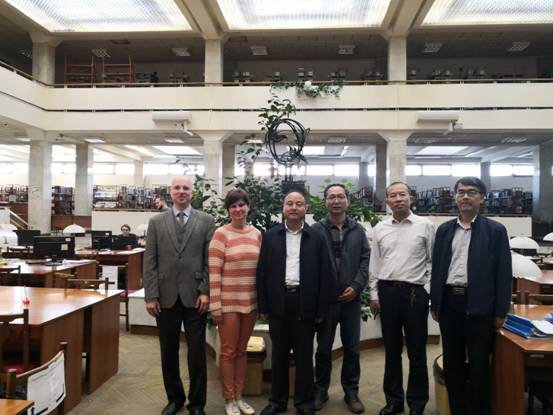 与外事处、中俄中心负责人在西南校区图书馆合影